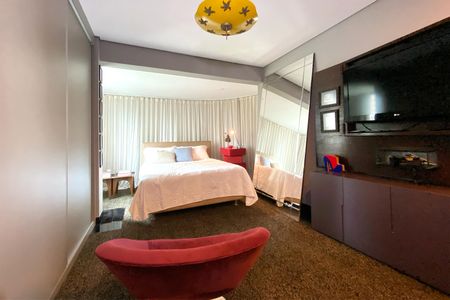 Apartamento à venda com 218m², 3 quartos e 4 vagas Apartamento à venda com 218m², 3 quartos e 4 vagasSuite 1