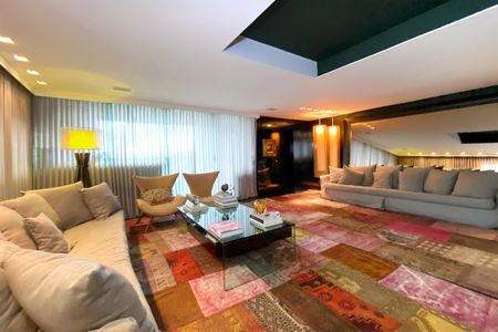 Apartamento à venda com 218m², 3 quartos e 4 vagas Apartamento à venda com 218m², 3 quartos e 4 vagasSala