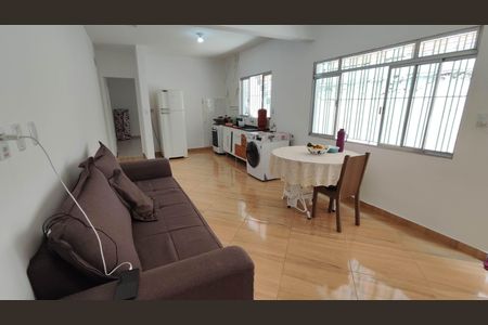 Sala e cozinha de casa para alugar com 2 quartos, 90m² em Santo Antônio Paulista, Ferraz de Vasconcelos