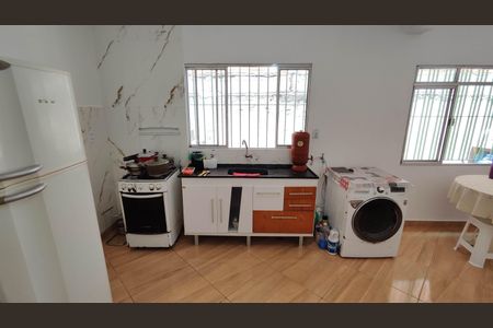 Sala e cozinha de casa para alugar com 2 quartos, 90m² em Santo Antônio Paulista, Ferraz de Vasconcelos