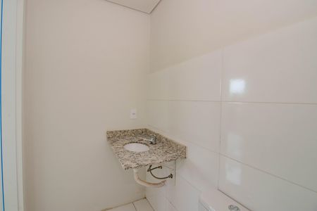 Banheiro de apartamento à venda com 2 quartos, 50m² em Parque Santa Fé, Porto Alegre