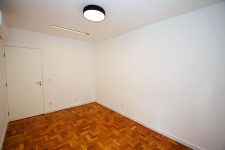 Apartamento à venda com 115m², 3 quartos e 1 vaga Apartamento à venda com 115m², 3 quartos e 1 vagaQuarto 1