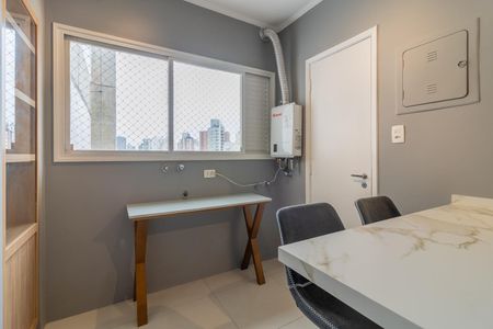 Apartamento para alugar com 203m², 4 quartos e 3 vagas