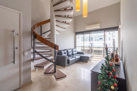 Apartamento para alugar com 203m², 4 quartos e 3 vagas