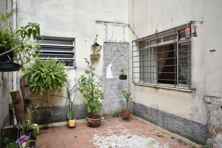 Apartamento à venda com 105m², 2 quartos e sem vagaQuintal