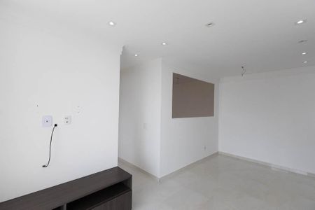 Sala  de apartamento à venda com 3 quartos, 66m² em Parque Vitoria, São Paulo