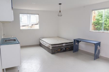 Sala/Quarto de kitnet/studio para alugar com 1 quarto, 25m² em Campo Grande, Rio de Janeiro