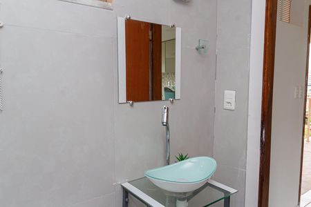 Banheiro de kitnet/studio para alugar com 1 quarto, 25m² em Campo Grande, Rio de Janeiro