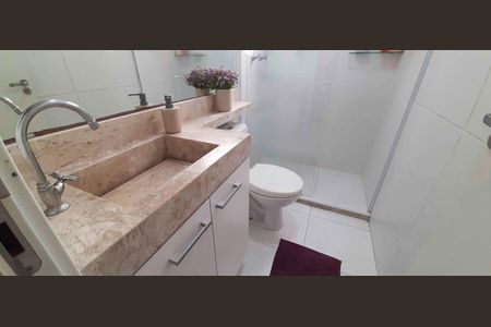 Apartamento à venda com 83m², 3 quartos e 2 vagasBanheiro da Suíte