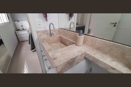 Apartamento à venda com 83m², 3 quartos e 2 vagasBanheiro da Suíte