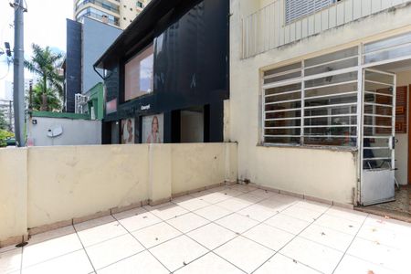 Casa à venda com 237m², 4 quartos e 3 vagas Casa à venda com 237m², 4 quartos e 3 vagasTerraço