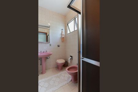 Casa à venda com 237m², 4 quartos e 3 vagas Casa à venda com 237m², 4 quartos e 3 vagasBanheiro da suíte 2