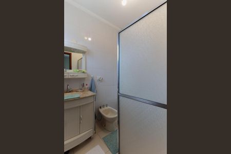 Casa à venda com 237m², 4 quartos e 3 vagas Casa à venda com 237m², 4 quartos e 3 vagasBanheiro da suíte 1