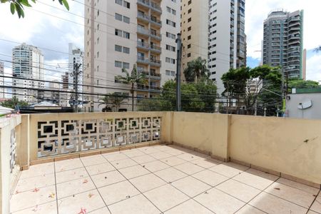 Casa à venda com 237m², 4 quartos e 3 vagas Casa à venda com 237m², 4 quartos e 3 vagasTerraço