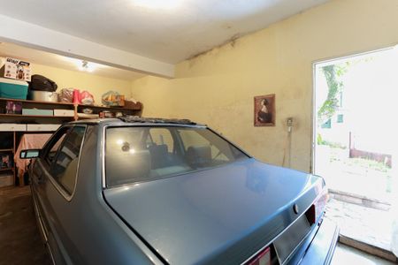 Casa à venda com 237m², 4 quartos e 3 vagas Casa à venda com 237m², 4 quartos e 3 vagasGaragem coberta