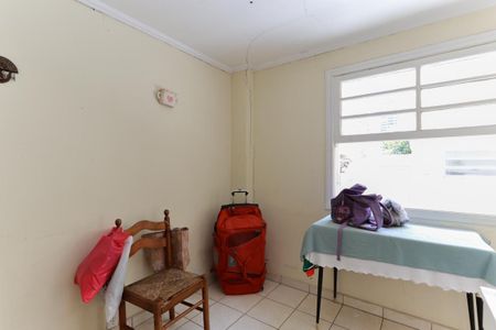 Casa à venda com 237m², 4 quartos e 3 vagas Casa à venda com 237m², 4 quartos e 3 vagasQuarto de serviço