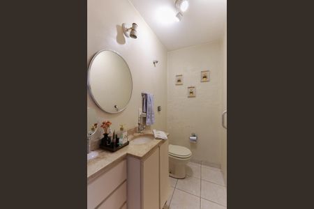 Casa à venda com 237m², 4 quartos e 3 vagas Casa à venda com 237m², 4 quartos e 3 vagasLavabo