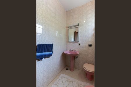 Casa à venda com 237m², 4 quartos e 3 vagas Casa à venda com 237m², 4 quartos e 3 vagasBanheiro da suíte 2