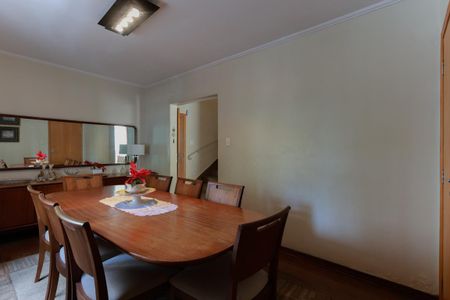 Casa à venda com 237m², 4 quartos e 3 vagas Casa à venda com 237m², 4 quartos e 3 vagasSala de jantar