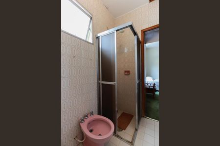 Casa à venda com 237m², 4 quartos e 3 vagas Casa à venda com 237m², 4 quartos e 3 vagasBanheiro da suíte 2