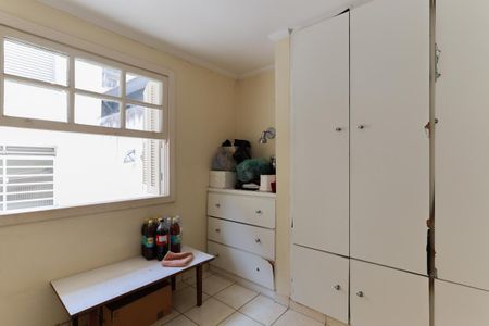 Casa à venda com 237m², 4 quartos e 3 vagas Casa à venda com 237m², 4 quartos e 3 vagasDepósito