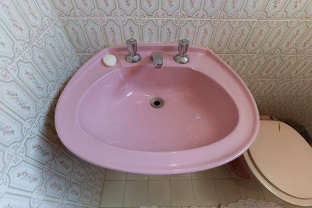 Casa à venda com 237m², 4 quartos e 3 vagas Casa à venda com 237m², 4 quartos e 3 vagasBanheiro da suíte 2