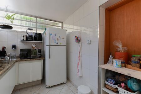 Casa à venda com 237m², 4 quartos e 3 vagas Casa à venda com 237m², 4 quartos e 3 vagasCozinha