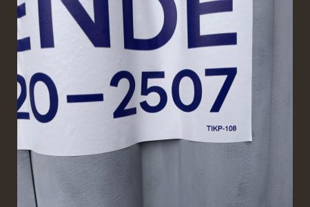 Casa à venda com 70m², 1 quarto e 1 vagaPlaca detalhe