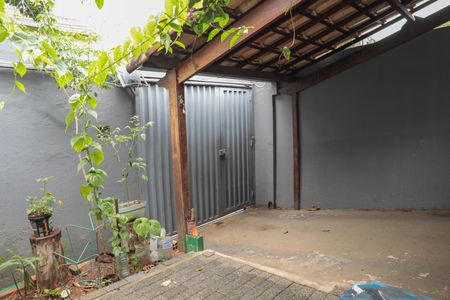 Garagem de casa à venda com 1 quarto, 70m² em Santa Amelia, Belo Horizonte