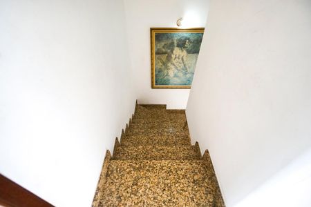 Casa para alugar com 195m², 3 quartos e 1 vagaEscada