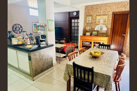 Casa à venda com 3 quartos, 200m² em Jardim Alvorada, Osasco