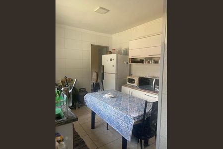 Casa à venda com 260m², 2 quartos e 2 vagas