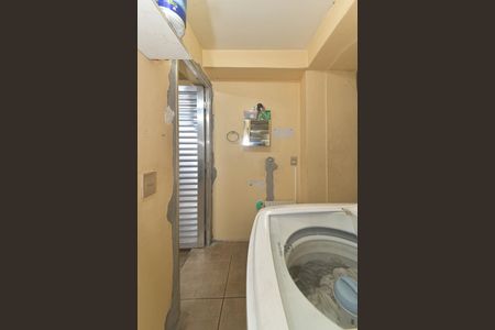 Casa à venda com 80m², 3 quartos e 2 vagasLavanderia