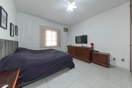Casa à venda com 80m², 3 quartos e 2 vagasSuíte 2