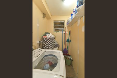 Casa à venda com 80m², 3 quartos e 2 vagasLavanderia