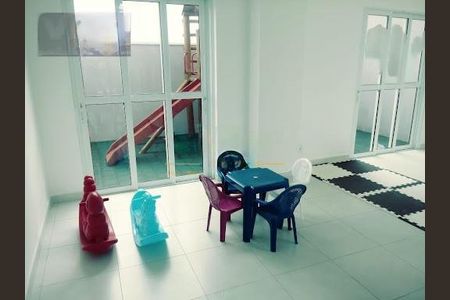 Apartamento à venda com 2 quartos, 44m² em Km 18, Osasco