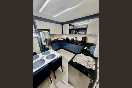 Casa à venda com 2 quartos, 129m² em São Pedro, Osasco