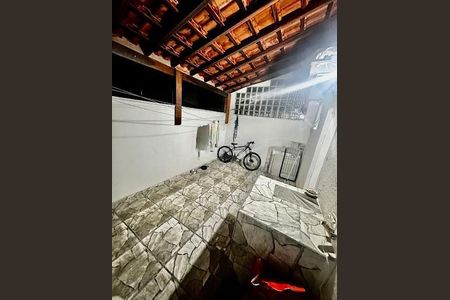 Casa à venda com 129m², 2 quartos e 2 vagas