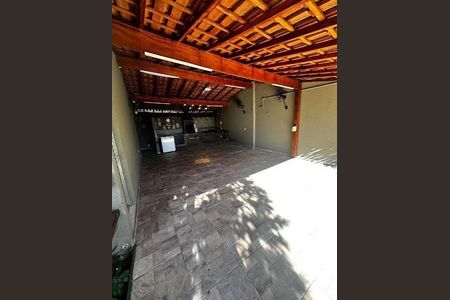 Casa à venda com 129m², 2 quartos e 2 vagas