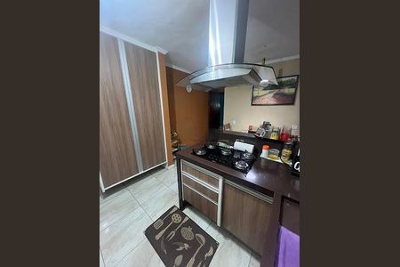 Casa à venda com 3 quartos, 240m² em City Bussocaba, Osasco