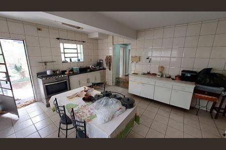 Casa à venda com 3 quartos, 215m² em Pestana, Osasco