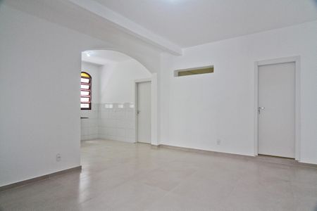 Casa para alugar com 75m², 2 quartos e sem vaga Casa para alugar com 75m², 2 quartos e sem vagaSala