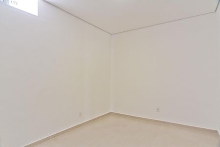 Quarto 2 de casa para alugar com 2 quartos, 75m² em Jardim Marisa, São Paulo