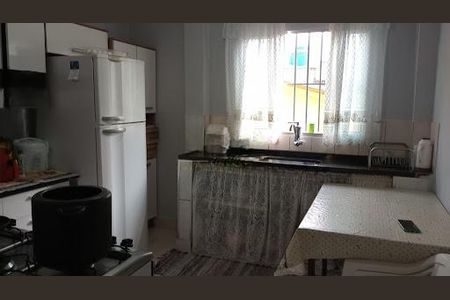 Casa à venda com 4 quartos, 200m² em Vila Yolanda, Osasco