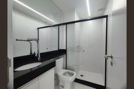 Apartamento à venda com 81m², 2 quartos e 2 vagas Apartamento à venda com 81m², 2 quartos e 2 vagasBanheiro da Suíte