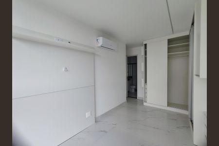 Apartamento à venda com 81m², 2 quartos e 2 vagas Apartamento à venda com 81m², 2 quartos e 2 vagasSuíte