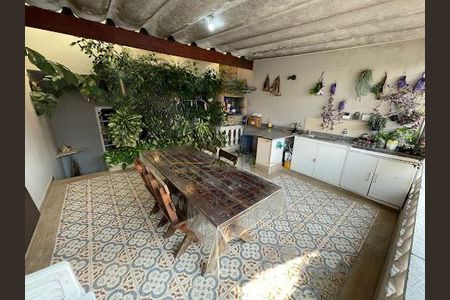 Casa à venda com 180m², 3 quartos e 2 vagas