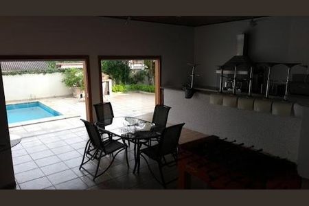 Casa à venda com 4 quartos, 450m² em Alphaville, Santana de Parnaíba