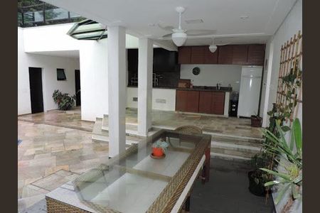 Casa à venda com 4 quartos, 2400m² em Alphaville, Santana de Parnaíba
