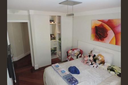 Casa à venda com 4 quartos, 2400m² em Alphaville, Santana de Parnaíba